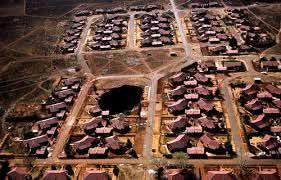 OOSTHUIZEN-Johannes-Marthinus-1927-1964-BlyvooruitzightSinkhole-M-02